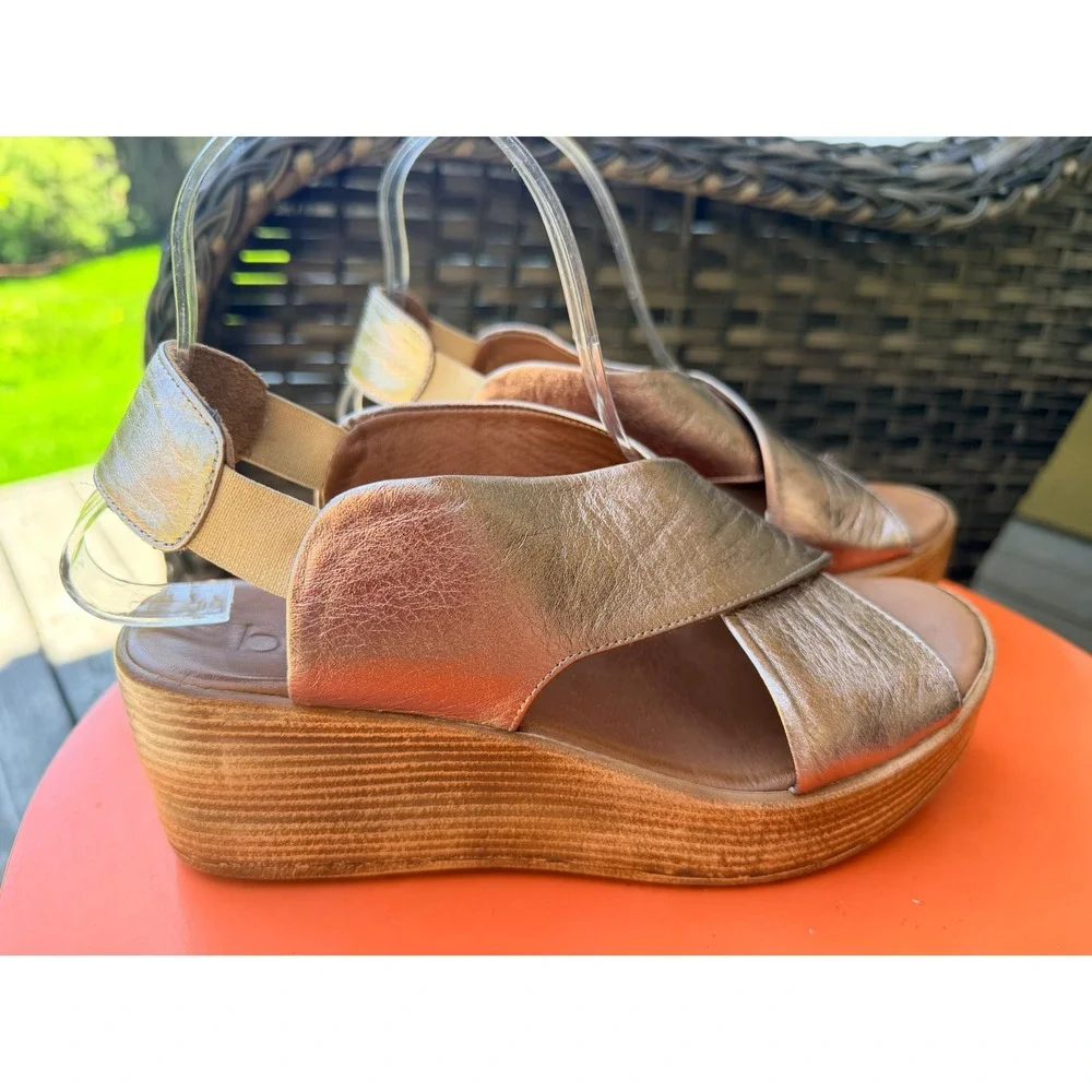 Bueno Sandals Womens 38 Rose Gold Metallic Leather Crisscross Platform Wedge‎